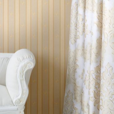 Fuggerhaus wallcovering Lilia Striata which is part of the collection Palazzo d'oro.