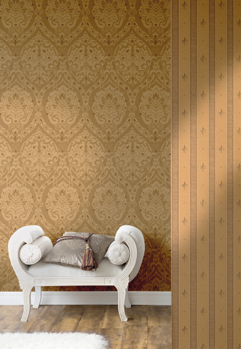 Fuggerhaus wallcoverings Opulenza and Lilia Striata which are part of the collection Palazzo d'oro.